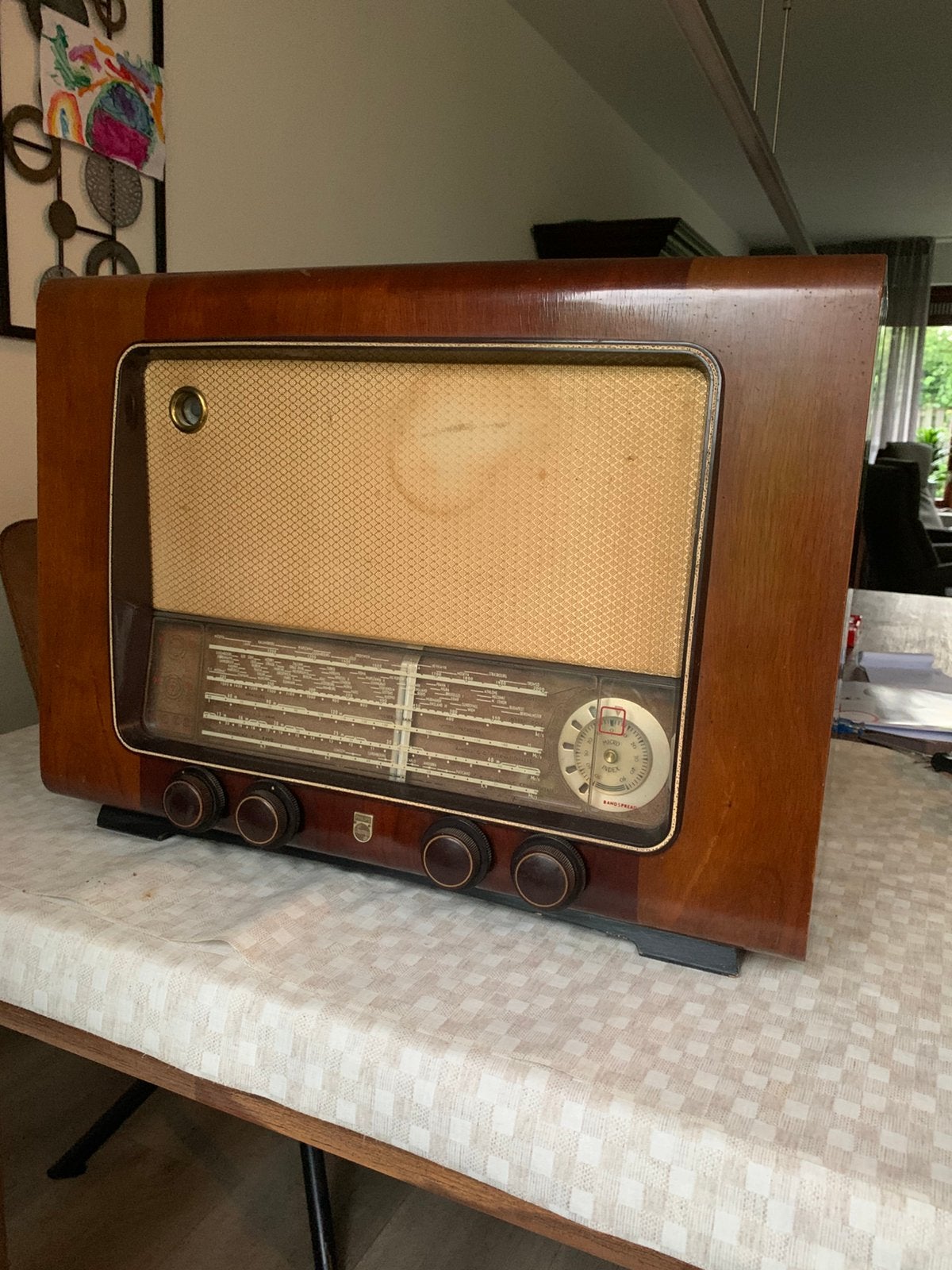 Oude radio Philips, Ophalen