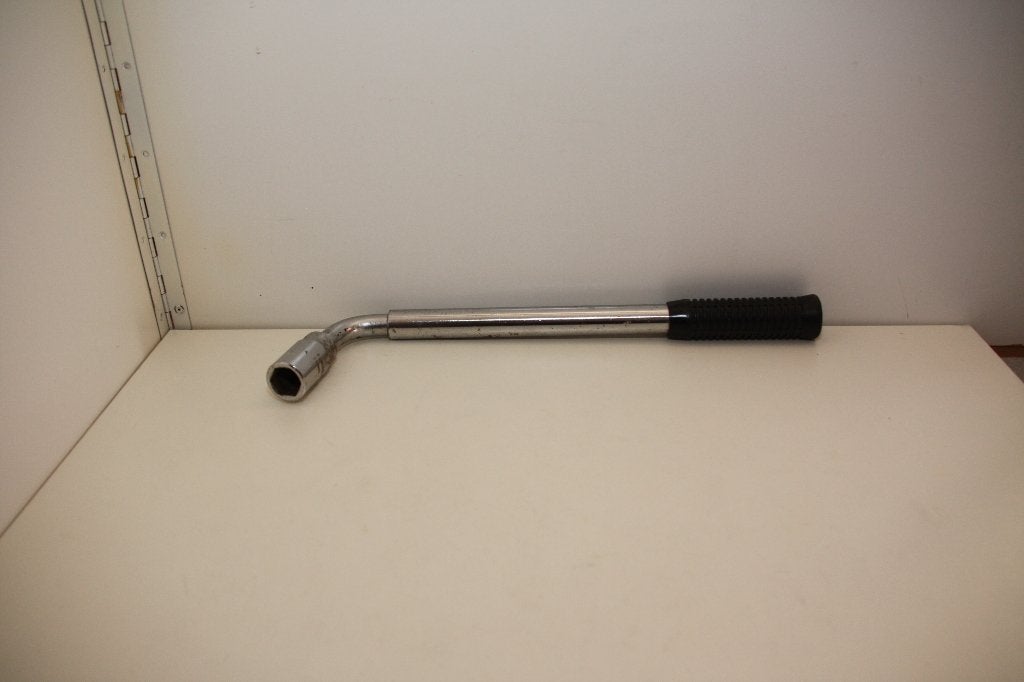 Wielmoersleutel met uitschuifbaar handvat met dop 17/19 mm, Ophalen of Verzenden