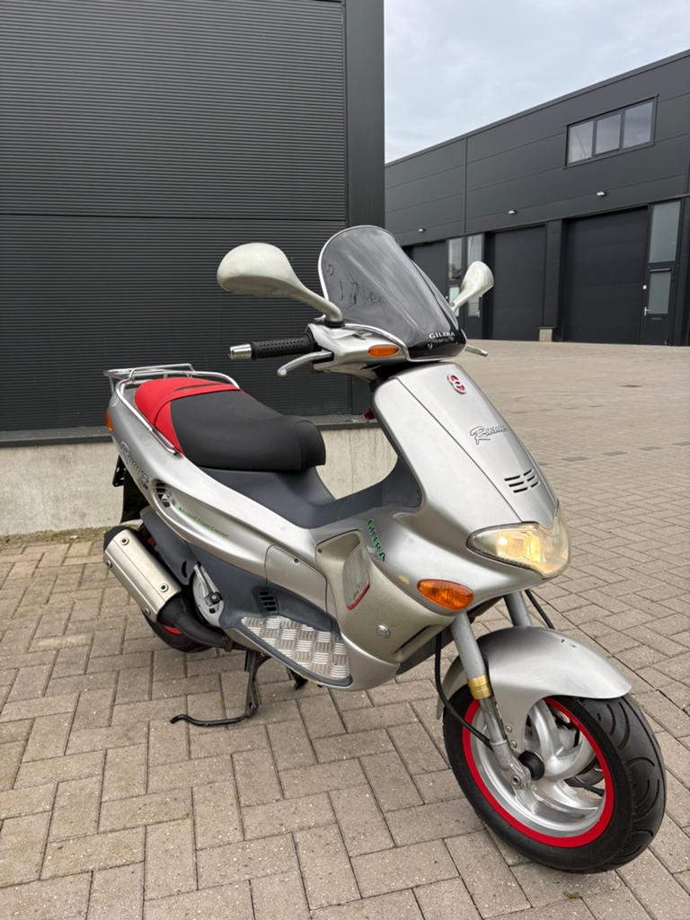 Gilera runner 180cc oringeel duits 8800km, Fietsen en Brommers, Scooters | Piaggio, Ophalen, Zo goed als nieuw, Benzine, Zip