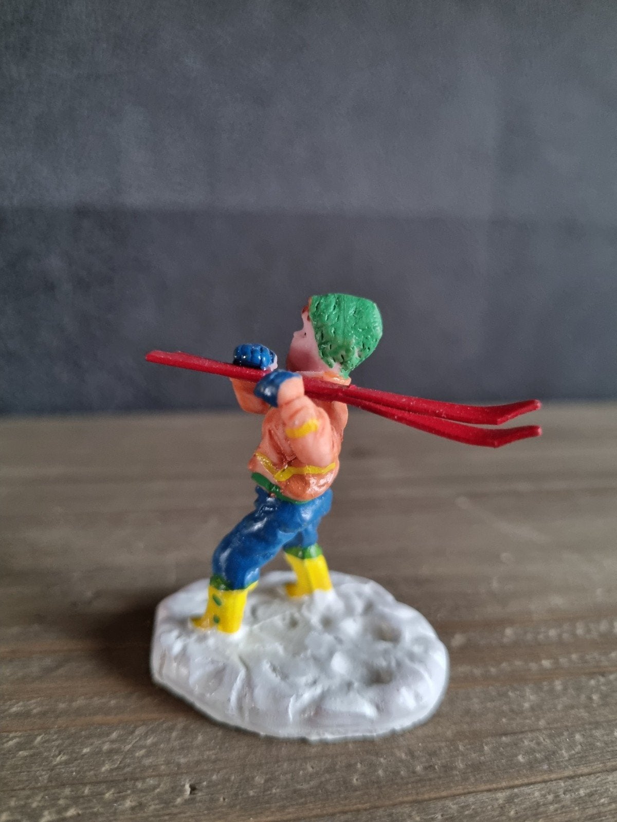 Lemax figuur 2 kerstdorp kersthuisjes, Diversen, Ophalen of Verzenden, Zo goed als nieuw