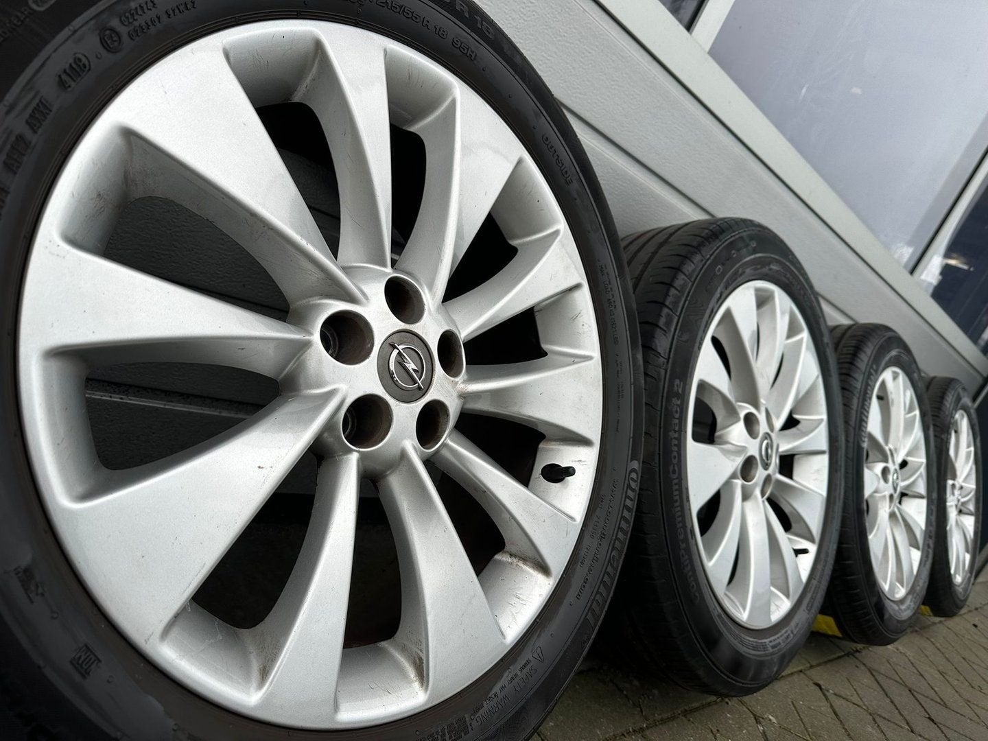 18 " Opel Astra J Astra K Mokka X 5x105 velgen zomerbanden, 18 inch, -, -, Banden en Velgen