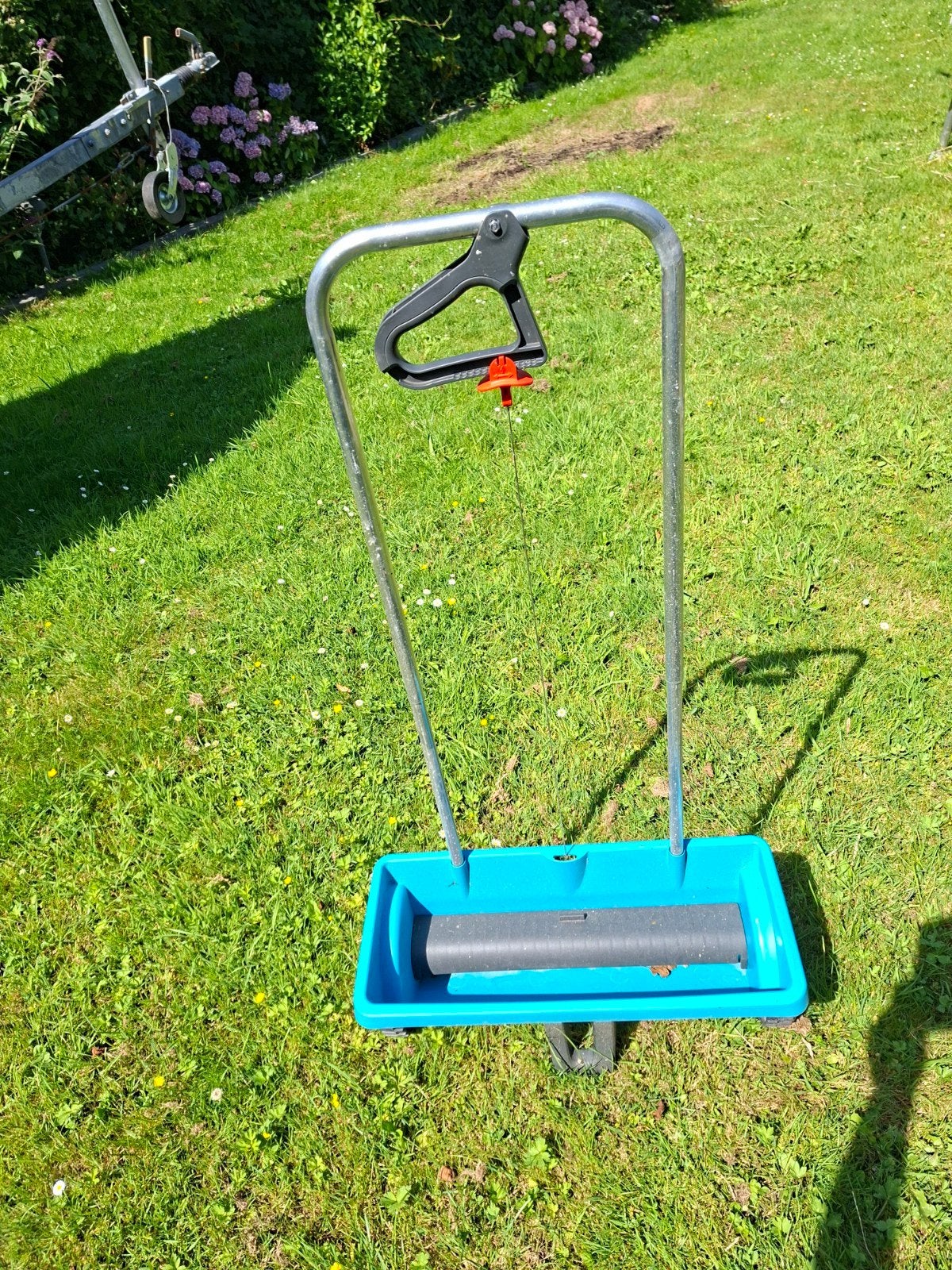 Strooiwagen Gardena, Ophalen, Zo goed als nieuw, Zwenksproeier