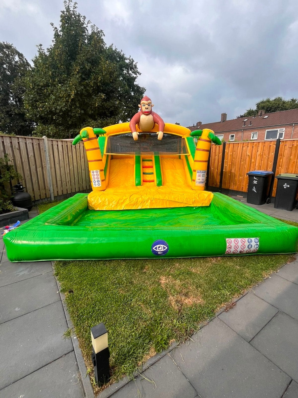 Springkussen glijbaan zwembad 'Jungle slide' te huur, Ophalen of Verzenden, Overige