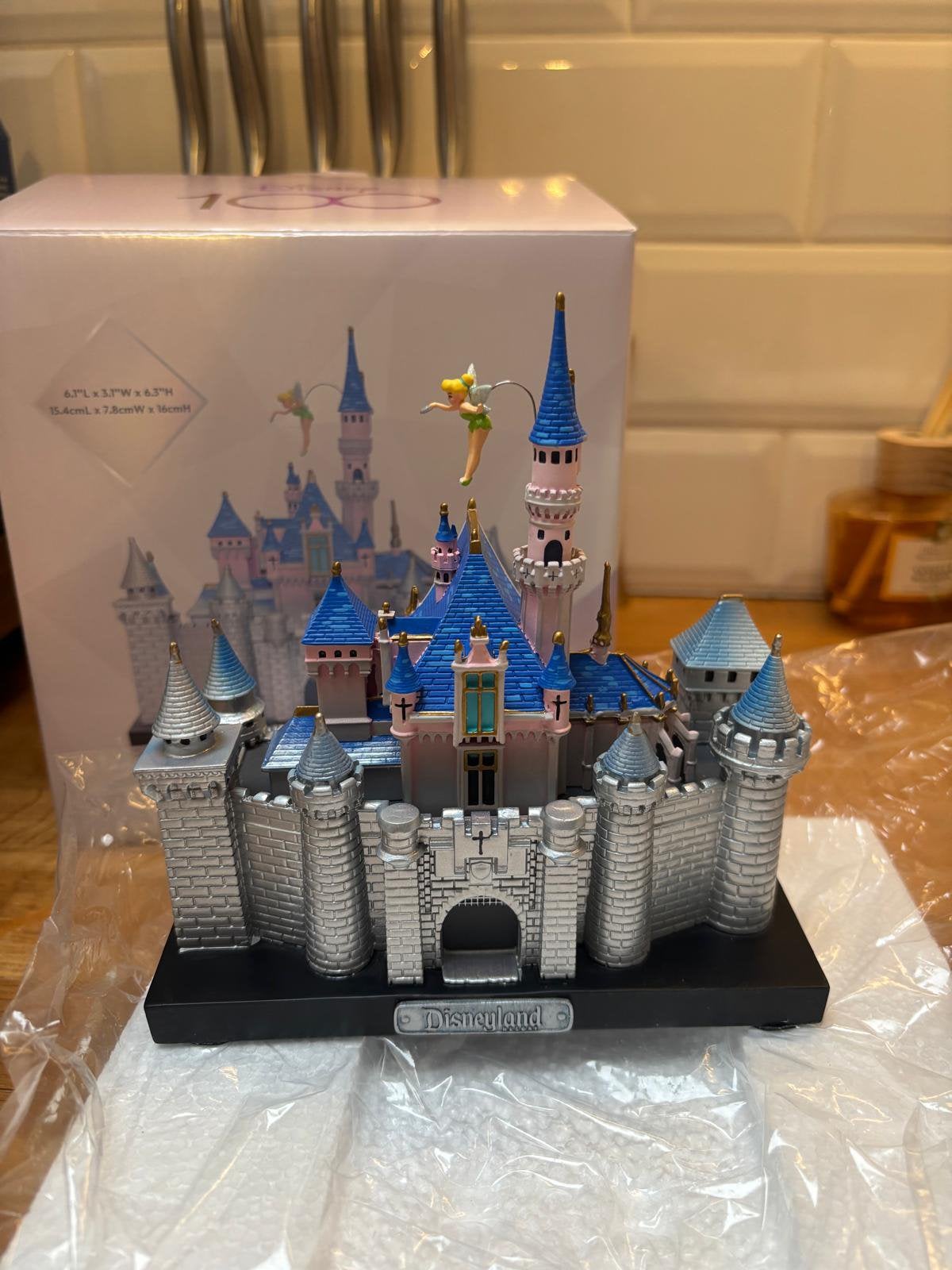 Disney kasteel 100 jaar Disneyland Anaheim, Ophalen of Verzenden, Mickey Mouse, Nieuw, Beeldje of Figuurtje