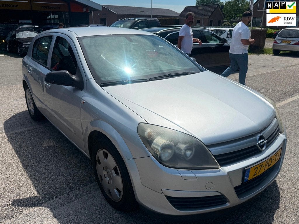 Opel Astra 1.6 Enjoy AIRCO/CRUISE/5DEUERS/ELEKRAMEN/RIJDT PE, Auto's, Voorwielaandrijving, Gebruikt, Zwart, 1165 kg