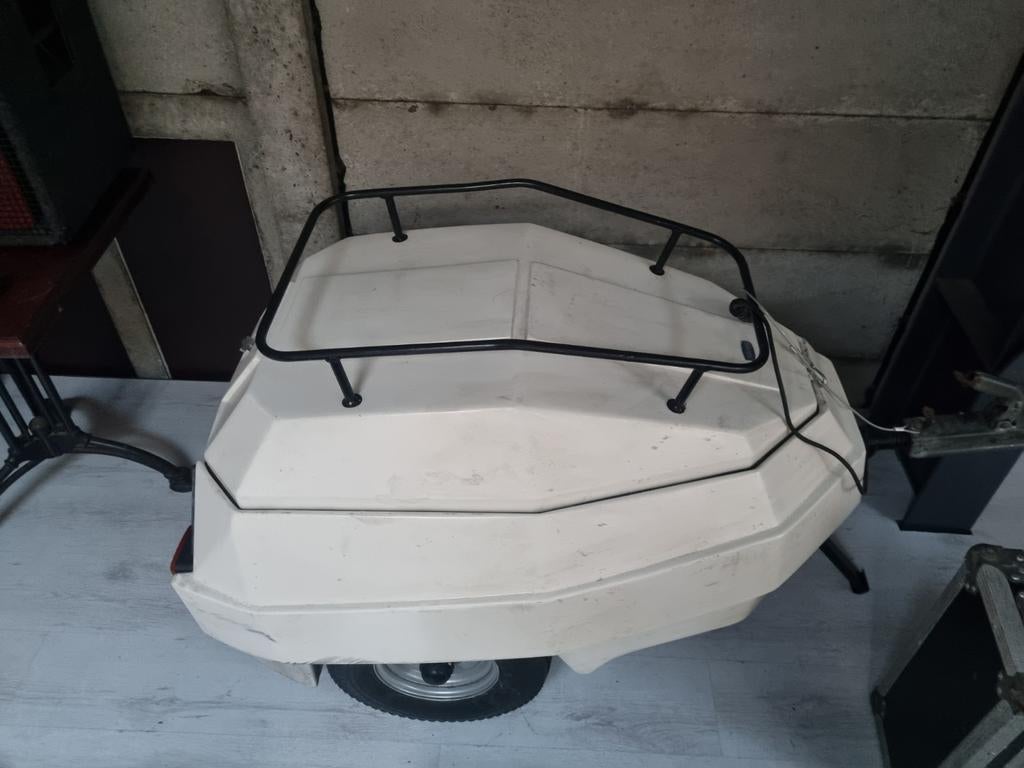 Motorfietsaanhanger met nieuwe lagers, velgen en banden, Ophalen