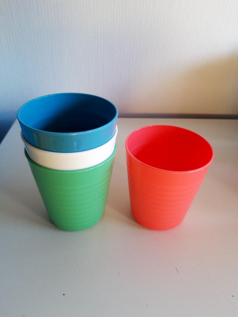 4 plastic bekers, Ophalen of Verzenden, Overige materialen, Overige stijlen, Overige typen