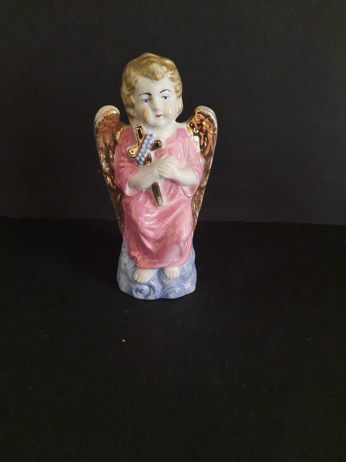 Geknield Engeltje van porselein, Ophalen of Verzenden, Gebruikt, Religie