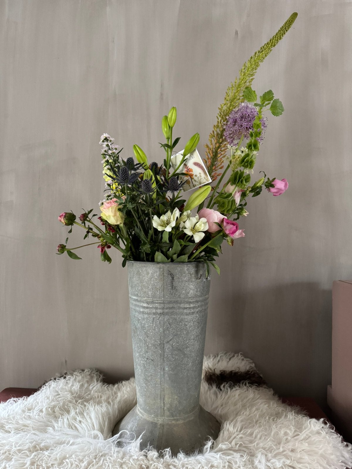 Oude zinken bloemen vazen, Ophalen