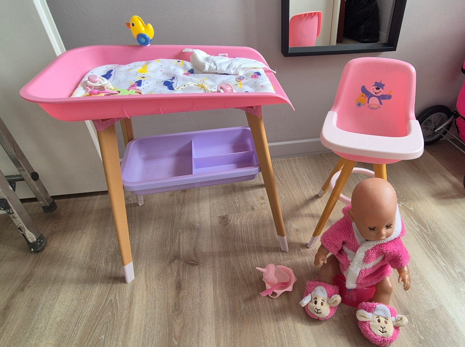 Baby Born Verzorgingsset: Commode, kinderstoel en pop, Ophalen, Zo goed als nieuw
