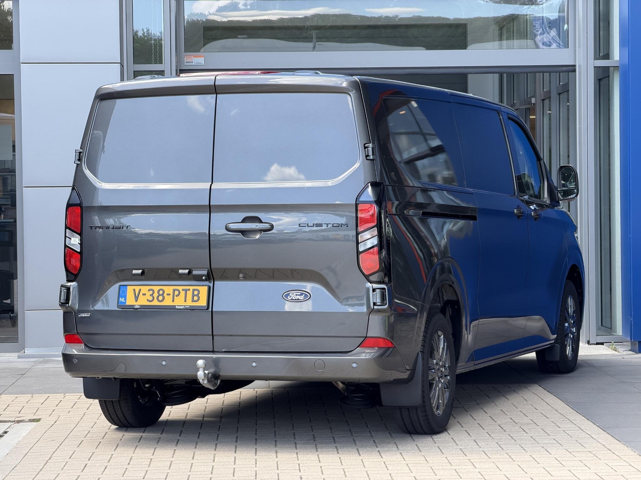 Ford Transit Custom 320 2.5 PHEV L2H1 Limited | Driver Ass., Auto's, Bestelauto's, 12 maanden, Zwart, 4 cilinders, 2500 kg