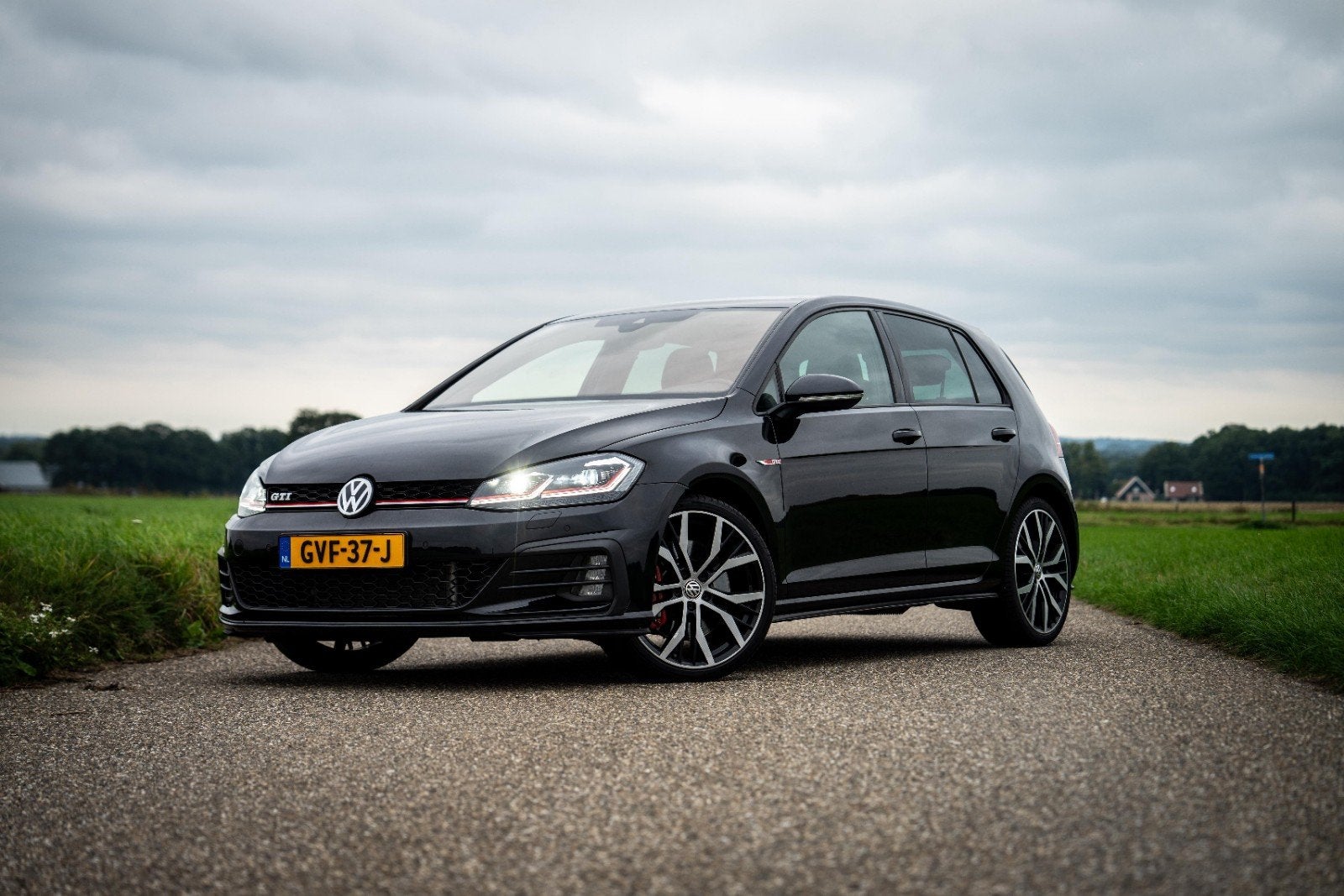 Volkswagen Golf 2.0 TSI 245pk 7-DSG 5D 2018 Zwart, Auto's, 4 cilinders, 1984 cc, 1337 kg, Zwart