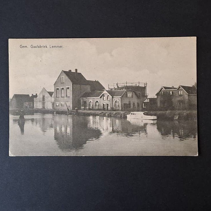 Lemmer Friesland Zicht op de Gemeentelijke Gasfabriek 1942, Verzamelen, Ophalen of Verzenden, 1940 tot 1960, Gelopen, Friesland