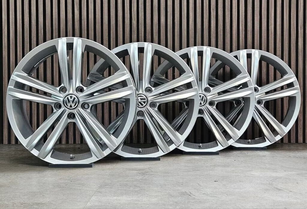 Nette 18" Orig Volkswagen Sebring Velgen Caddy Golf Tiguan, Auto-onderdelen, Banden en Velgen, 18 inch, Gebruikt, Velg(en), -