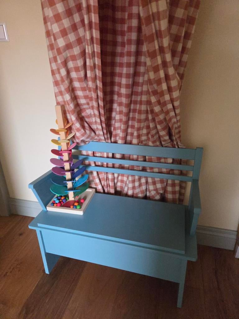 Vintage kinderbankje met opbergruimte. Kinderklepbankje, Ophalen, Zo goed als nieuw, Stoel(en)