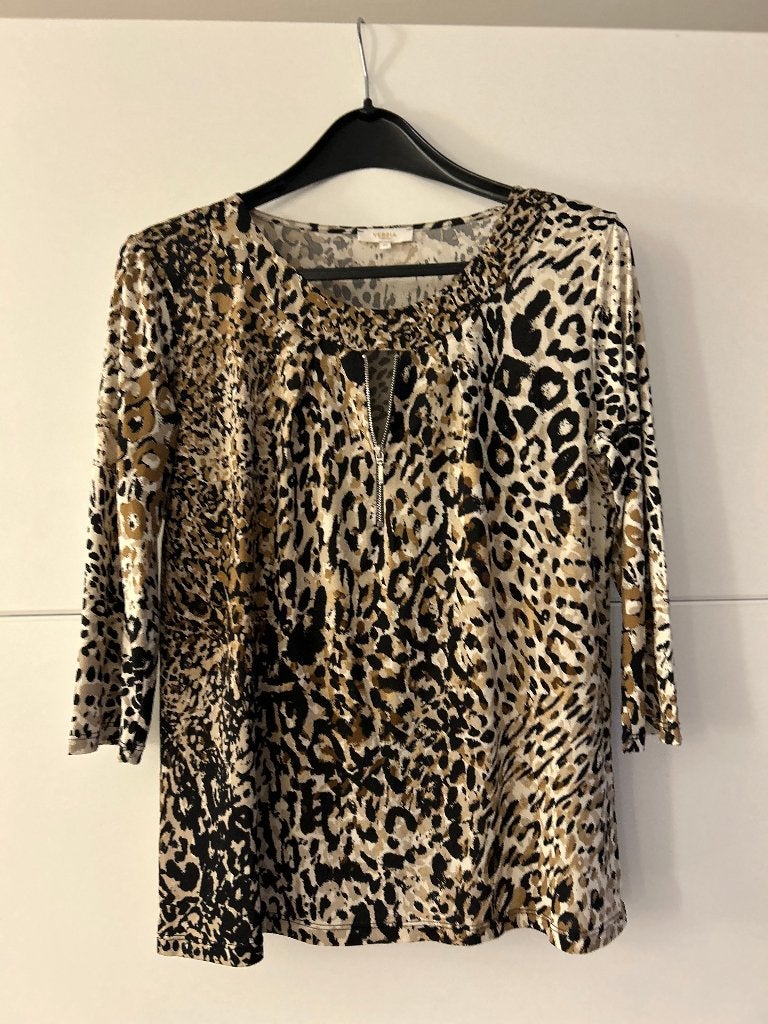 Versia beige blouse met print, Kleding | Dames, Blouses en Tunieken, Maat 38/40 (M), Beige, Ophalen of Verzenden, Zo goed als nieuw