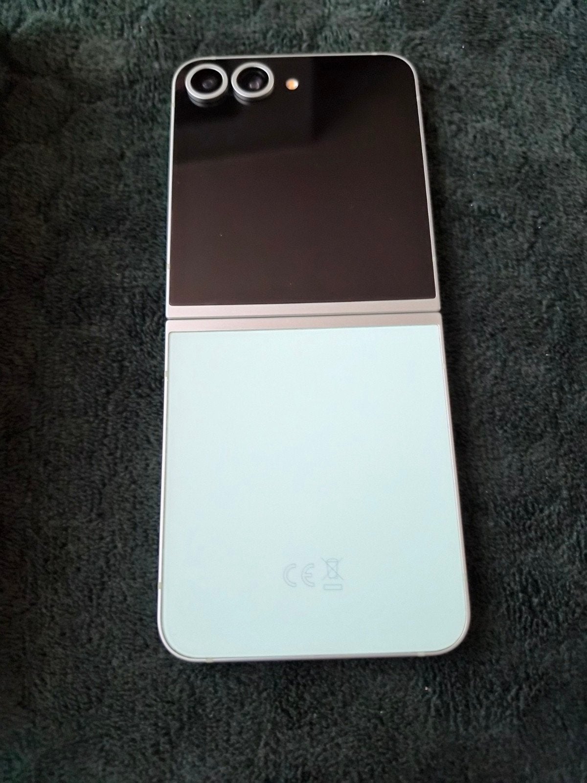 Foto 4 van Samsung Galaxy Z Flip6 12GB 512GB Mint - Zo goed als nieuw