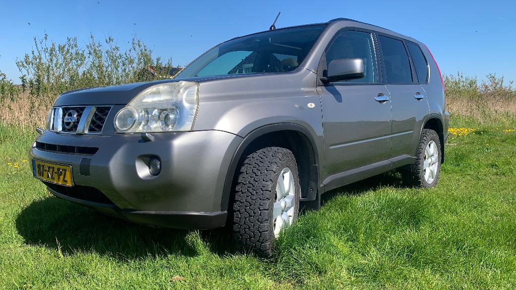 Nissan X-Trail 2.5 LE 124KW 4WD Luxe uitvoering 2007 Grijs, Automaat, 1350 kg, 4 cilinders, Overige kleuren