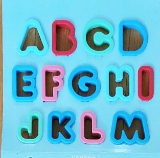 NIEUW Koekebakkers- letters en cijfers, steekvormpjes, Ophalen of Verzenden, Nieuw, Taarten of Cupcakes, Bakvorm