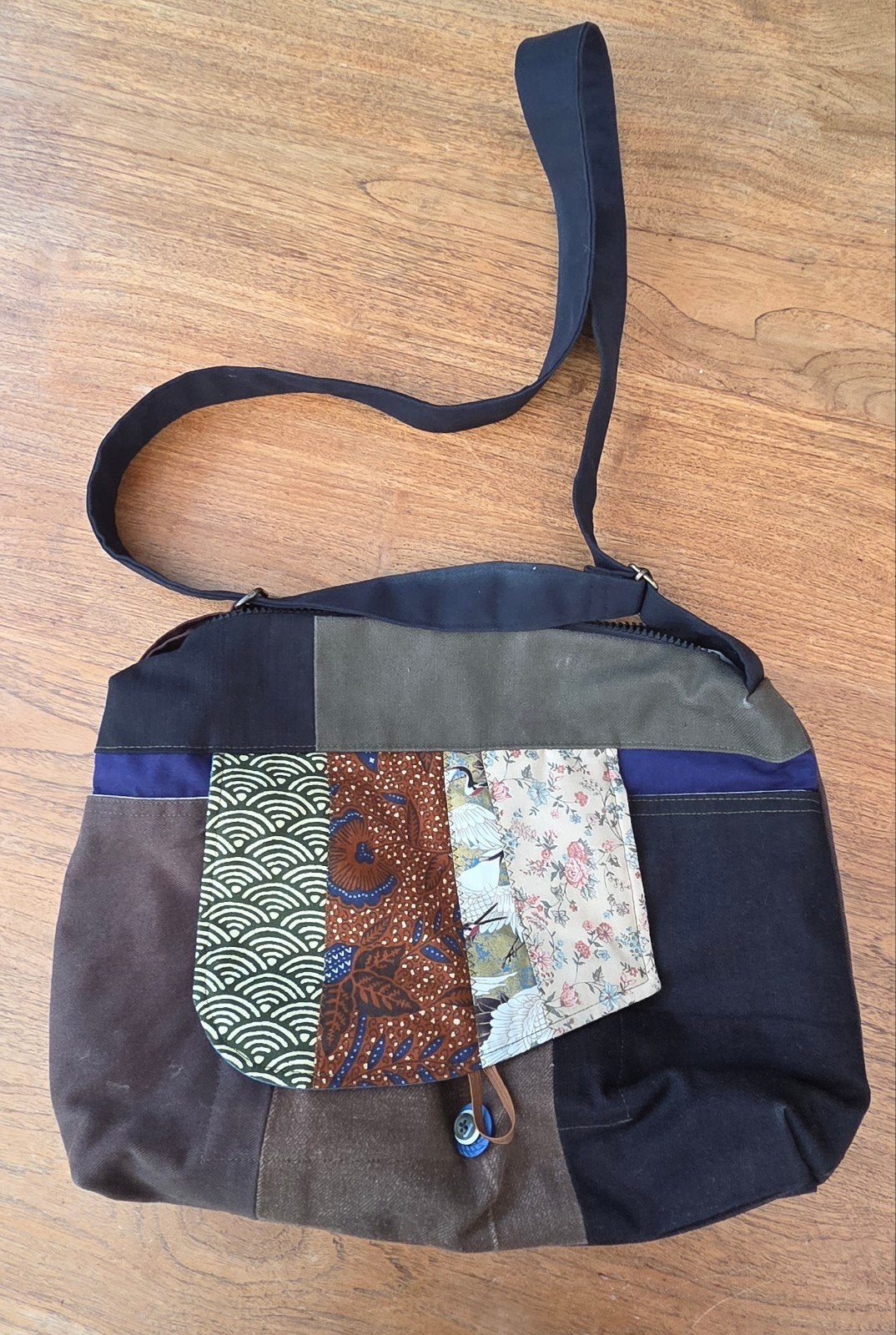 Schoudertas met Patchwork Design, Sieraden, Tassen en Uiterlijk, Tassen | Damestassen, Ophalen, Gebruikt, Bruin, Schoudertasje