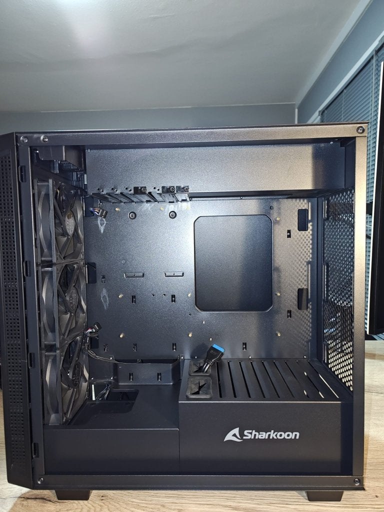 Sharkoon REV220 ATX PC behuizing + 3 fans + RGB controller, Computers en Software, Ophalen of Verzenden, Gebruikt