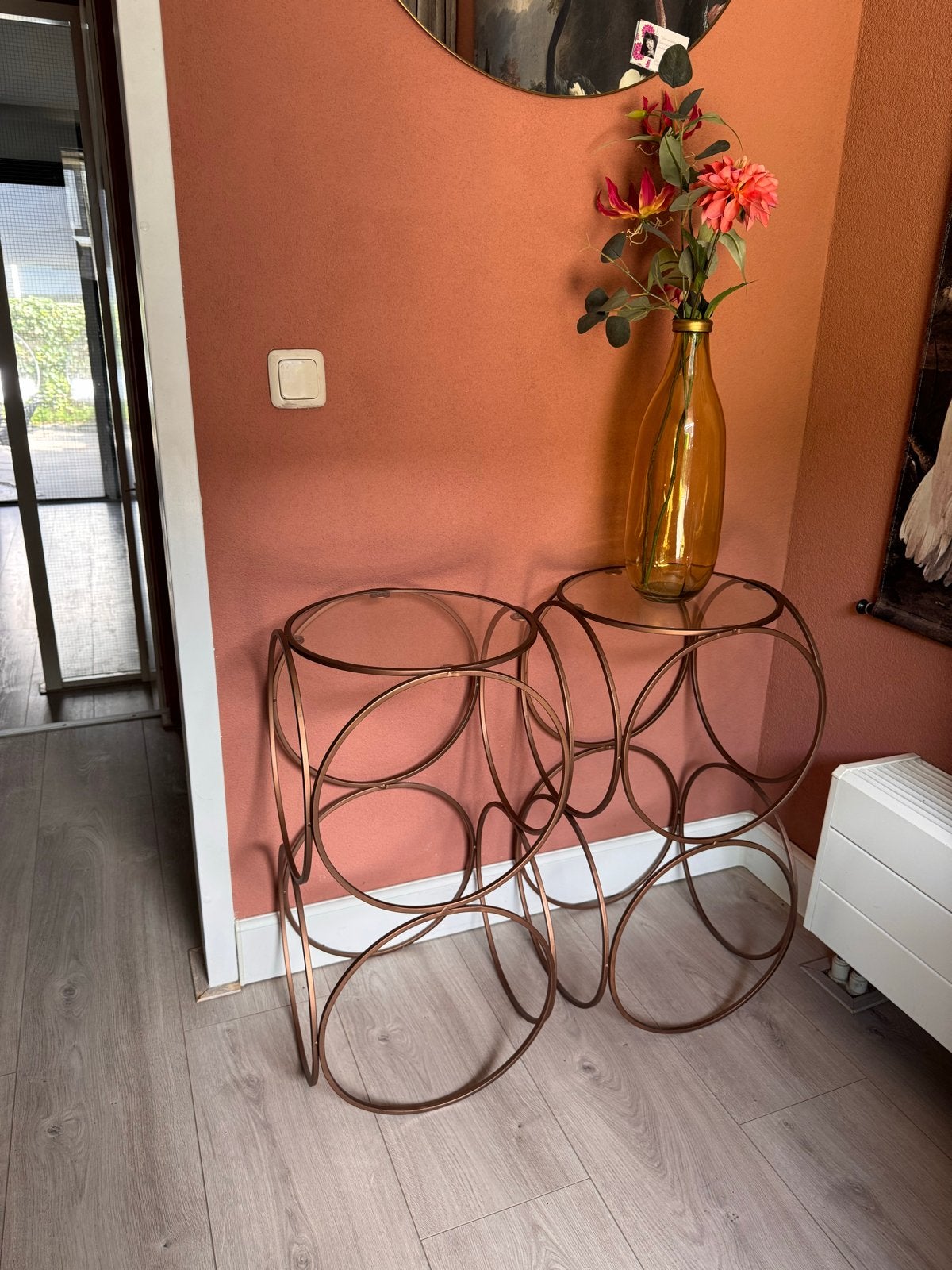 Twee PTMD glazen bijzettafeltjes Kenza brass Iron, Ophalen, Minder dan 55 cm, Rond, 60 cm of meer