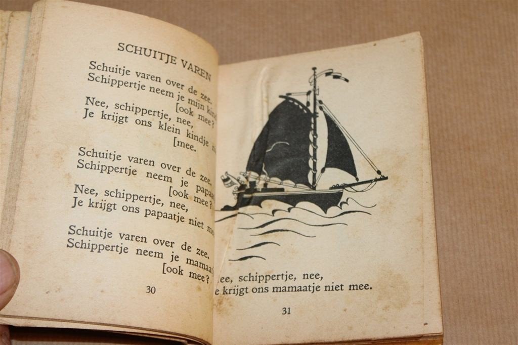 Ju, ju, Paardje — 60 Oude Rijmpjes, Piet Maree Vintage 1943, Antiek en Kunst, Antiek | Boeken en Bijbels, Ophalen of Verzenden