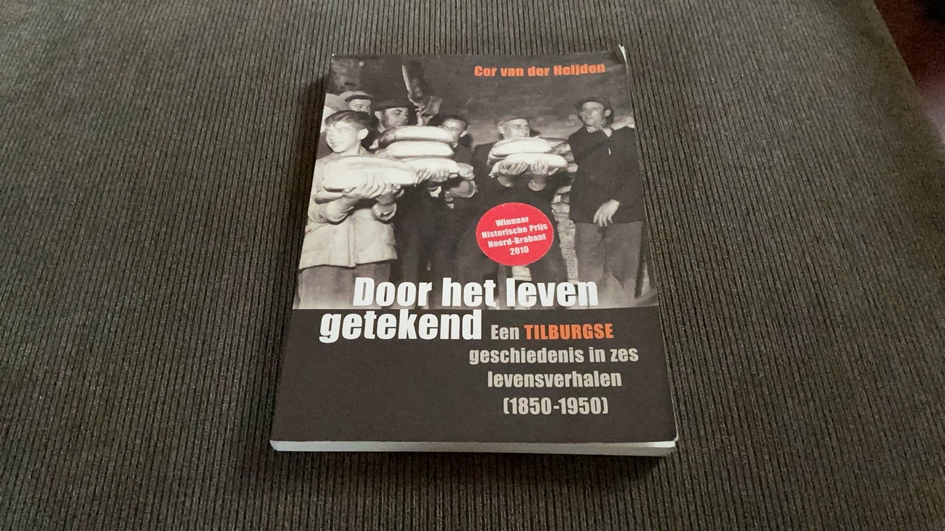 C. van der Heijden - Door het leven getekend, Ophalen of Verzenden, Zo goed als nieuw, C. van der Heijden