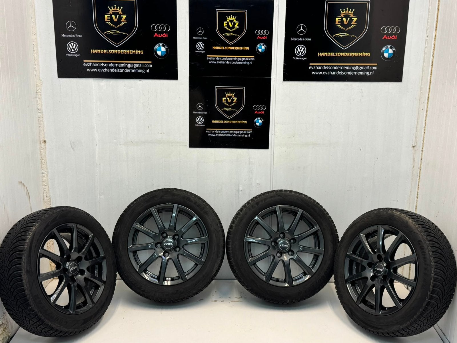 VW Caddy Rial Milano Titanium 16 inch velgen winterbanden, 16 inch, Banden en Velgen, EVZ Handelsonderneming, C. Huygensstraat 14a