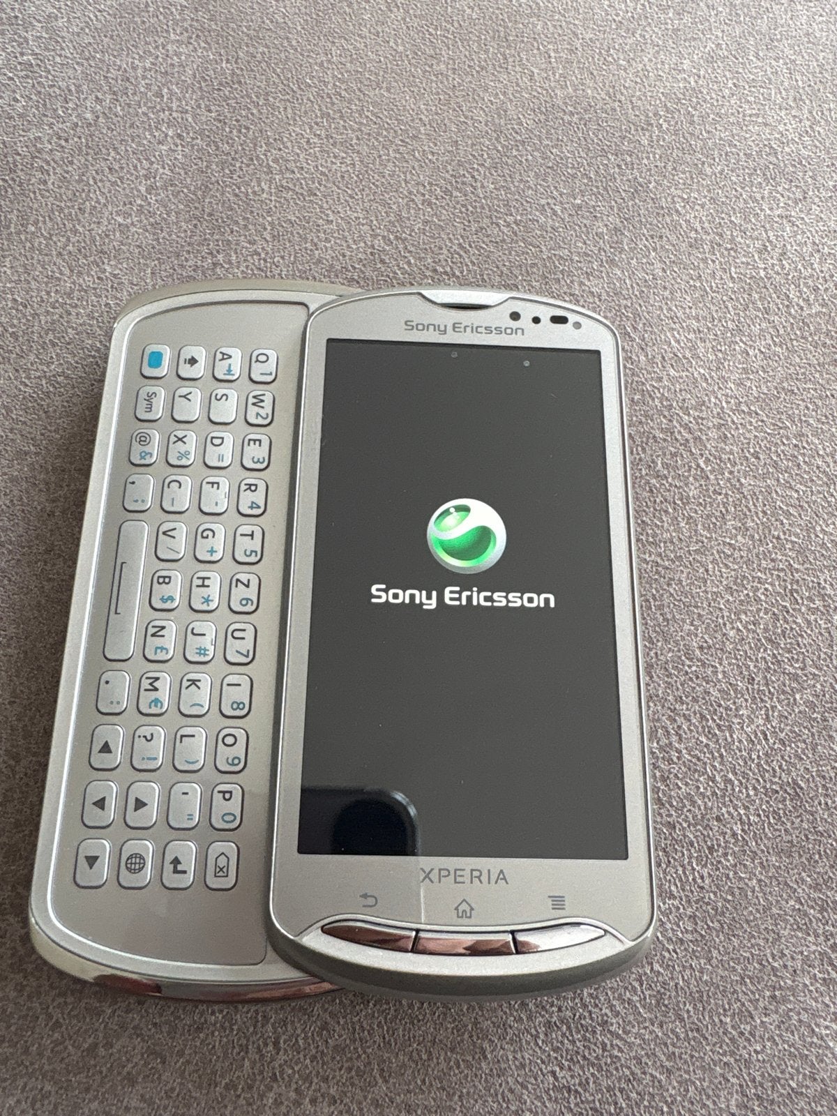 Sony Ericsson Xperia Pro (MK16i) met QWERTY toetsenbord, Ophalen, Gebruikt, Schuifmodel, Fysiek toetsenbord