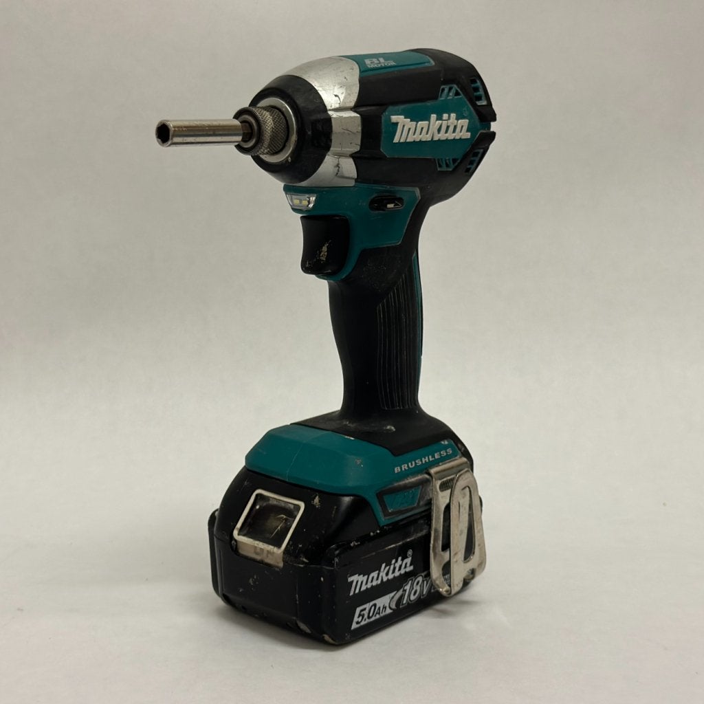 Makita DTD153 Slagschroevendraaier + 18v 5Ah Accu, Makita, Zo goed als nieuw, Support@makita.com, Makita Corporation, 3-11-8, Sumiyoshi-cho, 
Anjo, Aichi 446-8502
Japan