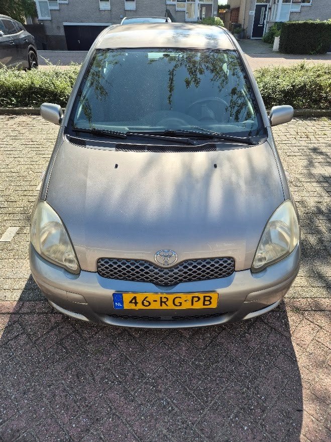 Toyota Yaris 1.3 16V Vvti 3DR Linea Terra 2005 Grijs, Voorwielaandrijving, Stof, 31 €/maand, 4 cilinders