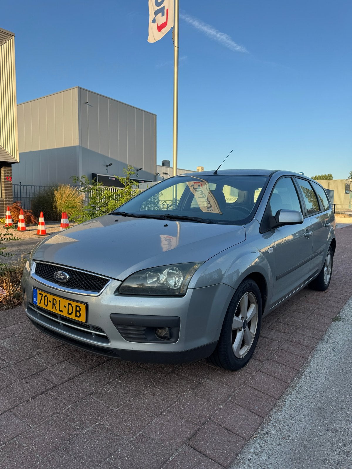 Ford Focus 1.6 74KW Wagon 2005 Grijs, Auto's, 1596 cc, 15 km/l, 4 cilinders, 635 kg