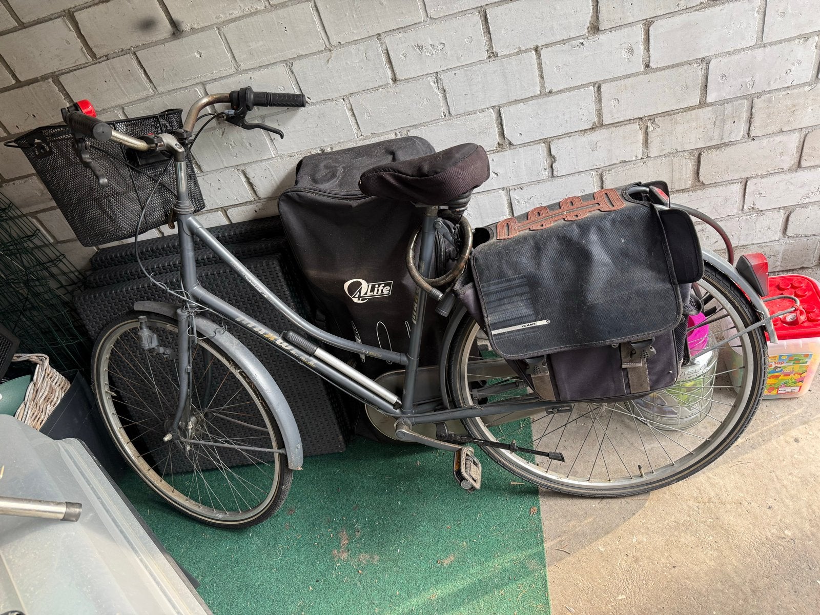 Gebruikte damesfiets met mand en fietstassen, Fietsen en Brommers, Gebruikt, Velgrem, Versnellingen, 50 tot 53 cm