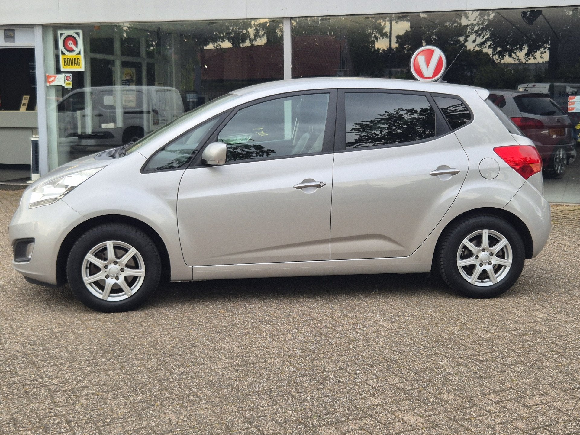 Kia Venga 1.6 CVVT Super Pack AIRCO, NAVIGATIE, TREKHAAK, PA, Auto's, Euro 5, 15 km/l, 4 cilinders, Leder en Stof