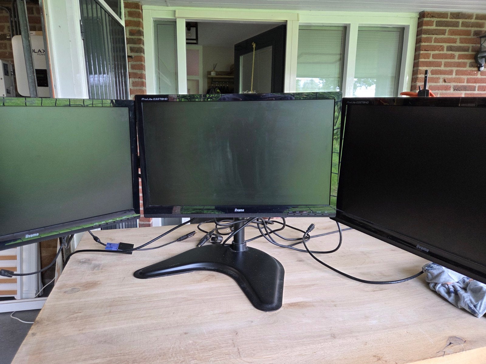3 schermen met steun iiyama 22 inch, Computers en Software, Ophalen, HDMI, Full HD, Zo goed als nieuw