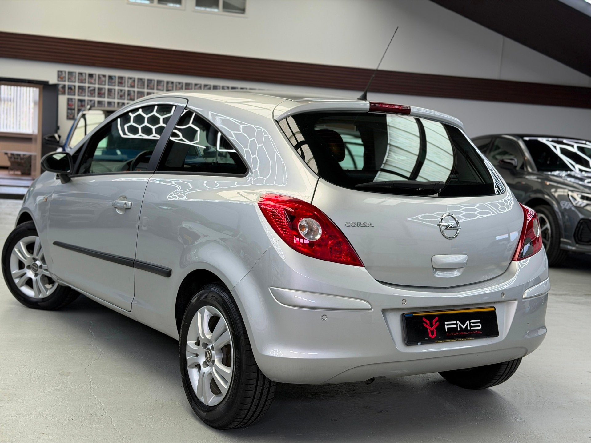 Opel Corsa 1.2-16V Rhythm Airco, Auto's, Voorwielaandrijving, Euro 5, Gebruikt, Zwart
