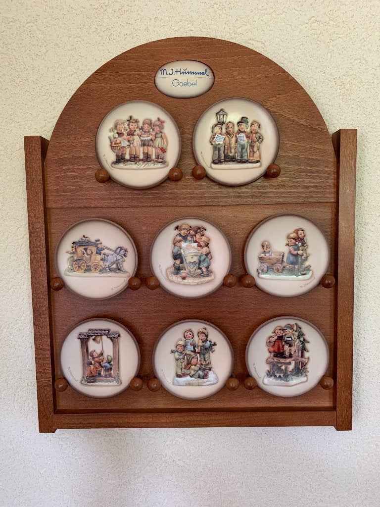 Hummel wandbord met 8 bordjes, Ophalen of Verzenden, Zo goed als nieuw, Hummel