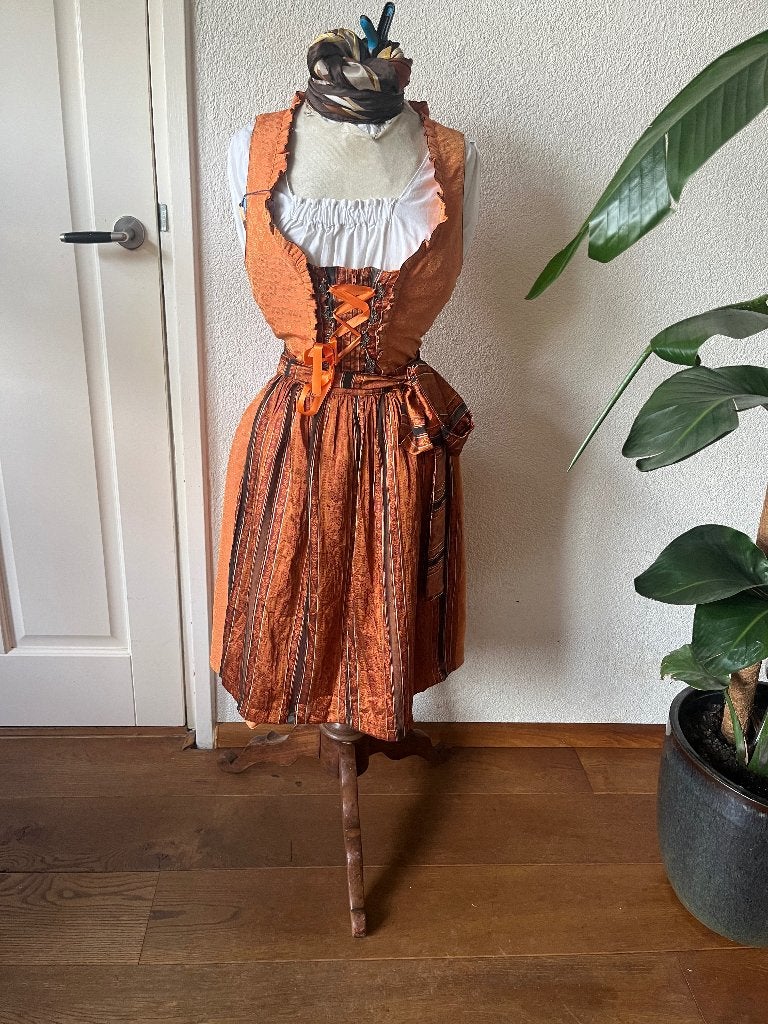 Mooie Vintage Dirndl Stockerpoint maat 38 met schort, Maat 38/40 (M), Ophalen of Verzenden, Overige thema's, Kleding