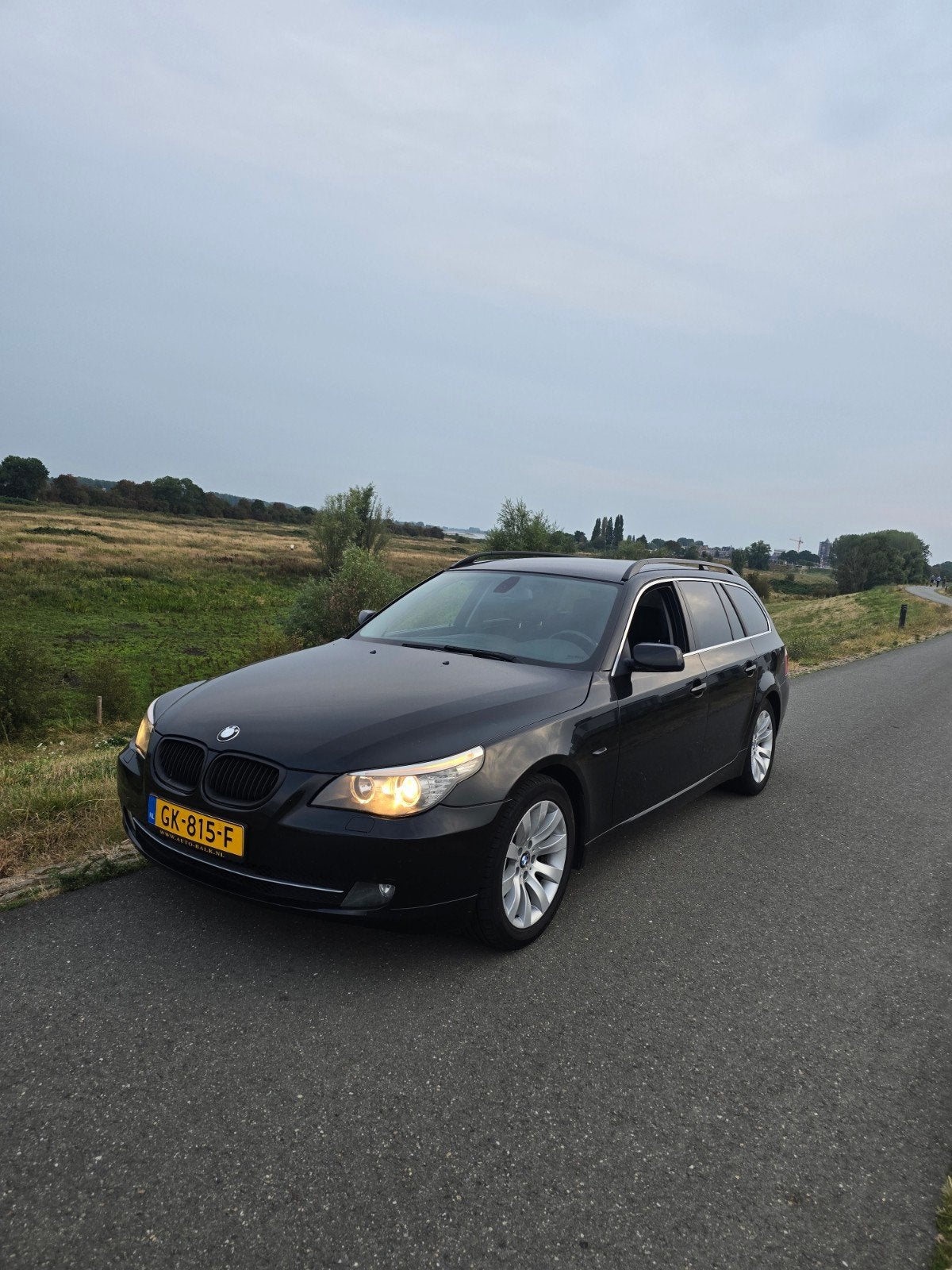 BMW 5-Serie 2.0 I 520 Touring 170PK 110.000km, Auto's, BMW, 1995 cc, Zwart, 4 cilinders, 1535 kg