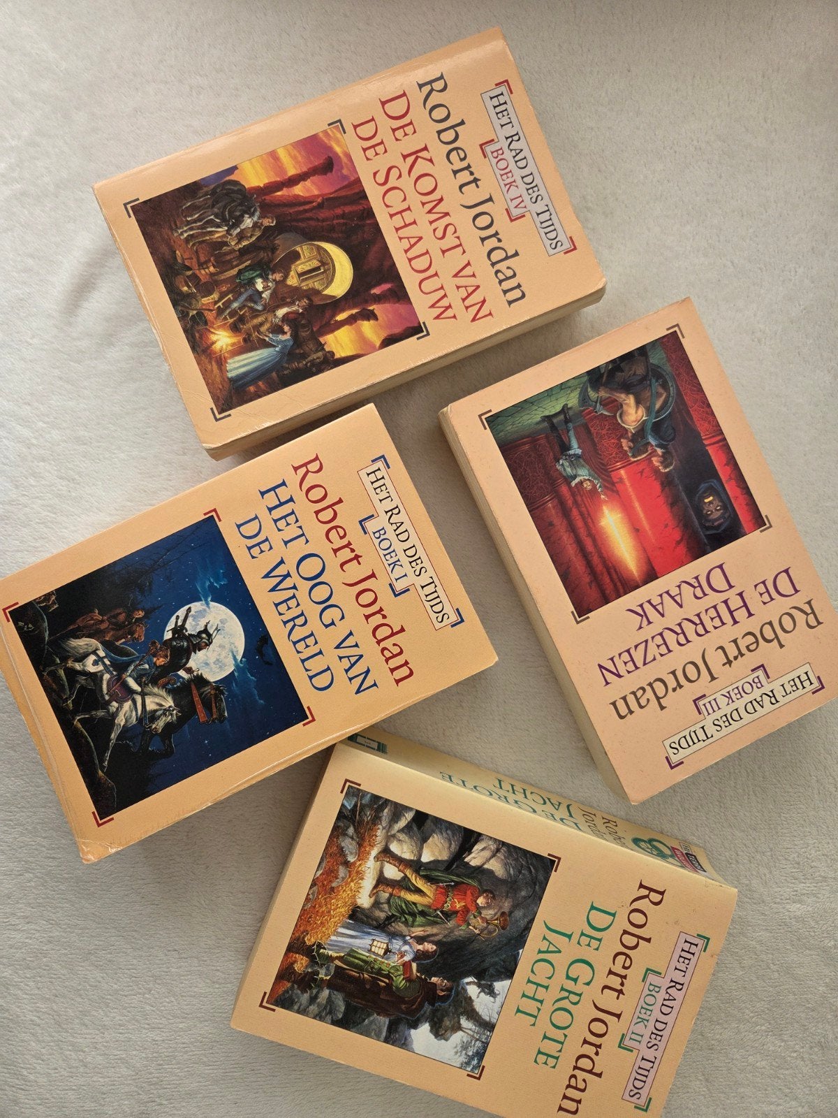 Het Rad des Tijds Boeken 1-4 - Robert Jordan, Boeken, Ophalen of Verzenden