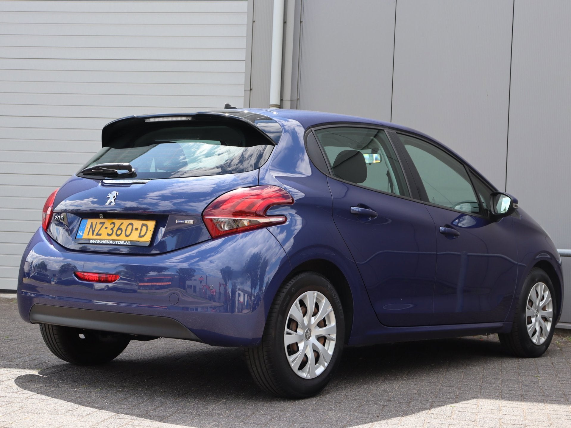 Foto 9 van Peugeot 208 1.2 PureTech Blue Lion navi LM carplay org NL