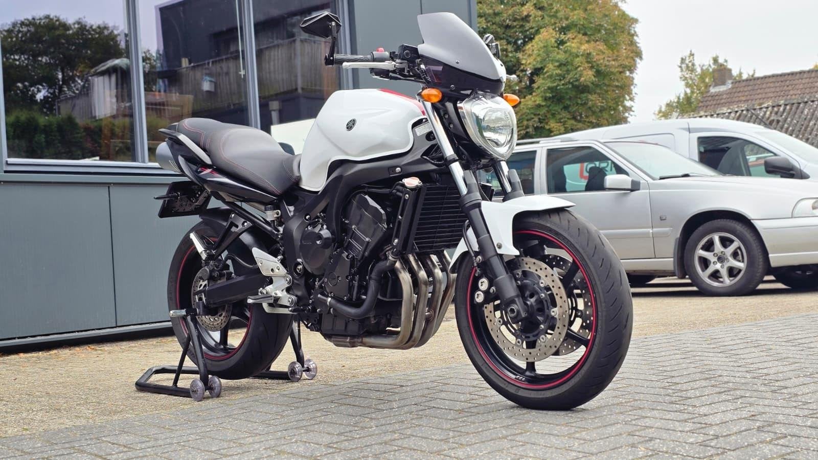 Yamaha Tour FZ6 Fazer S2 ABS, Motoren, Tramweg
9422BM  SMILDE, NL, Bedrijf, Automotive Correct, Meer dan 35 kW