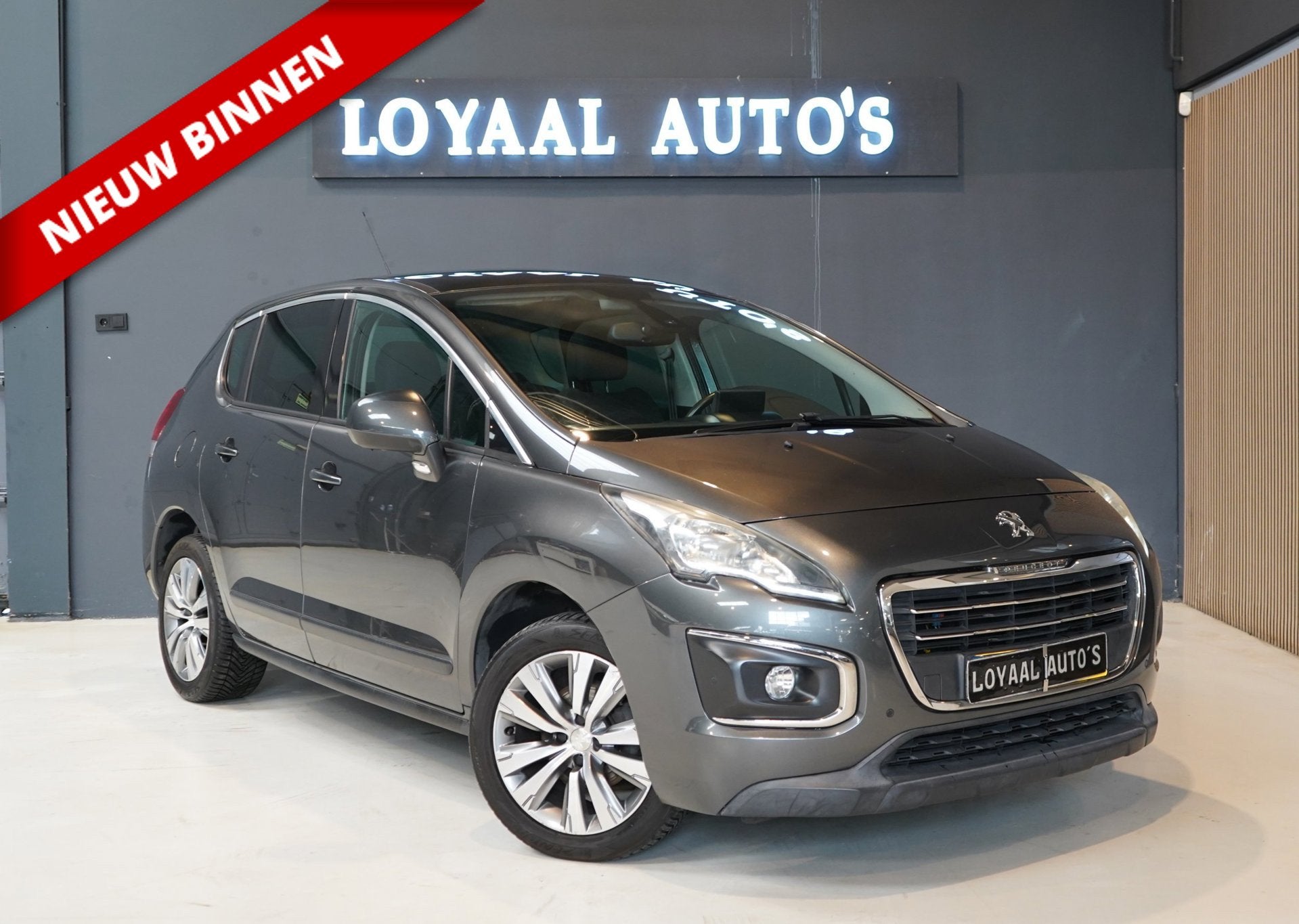 Peugeot 3008 1.2 PureTech Allure | PANODAK | NAVI | CRUISE |, Voorwielaandrijving, Stof, Gebruikt, 1199 cc
