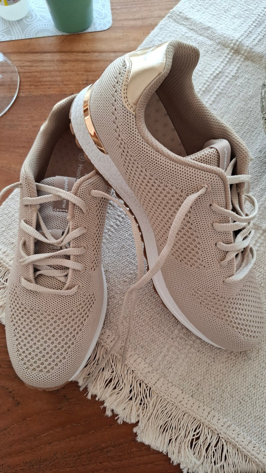 Nieuwe Hush puppies mt 42 beige, Ophalen of Verzenden