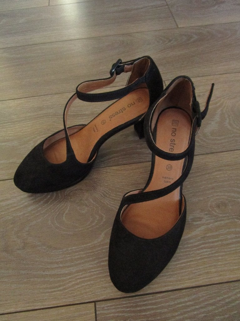 Suede schoenen merk No Stress maat 39 z.g.a.n., Kleding | Dames, Verzenden, Zwart, Zo goed als nieuw, Schoenen met hoge hakken