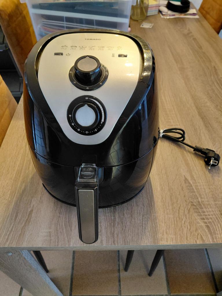 Tomado Airfryer - Compact en Efficiënt, Ophalen, Gebruikt, Airfryer, Minder dan 750 gram