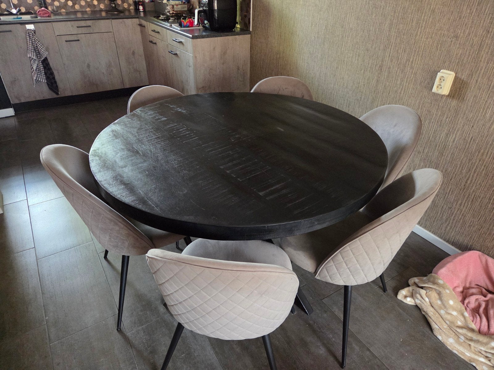 Eettafel met 6 velvet stoelen - Mango hout & staal, Modern, Industrieel, Rond, Zo goed als nieuw, Ophalen