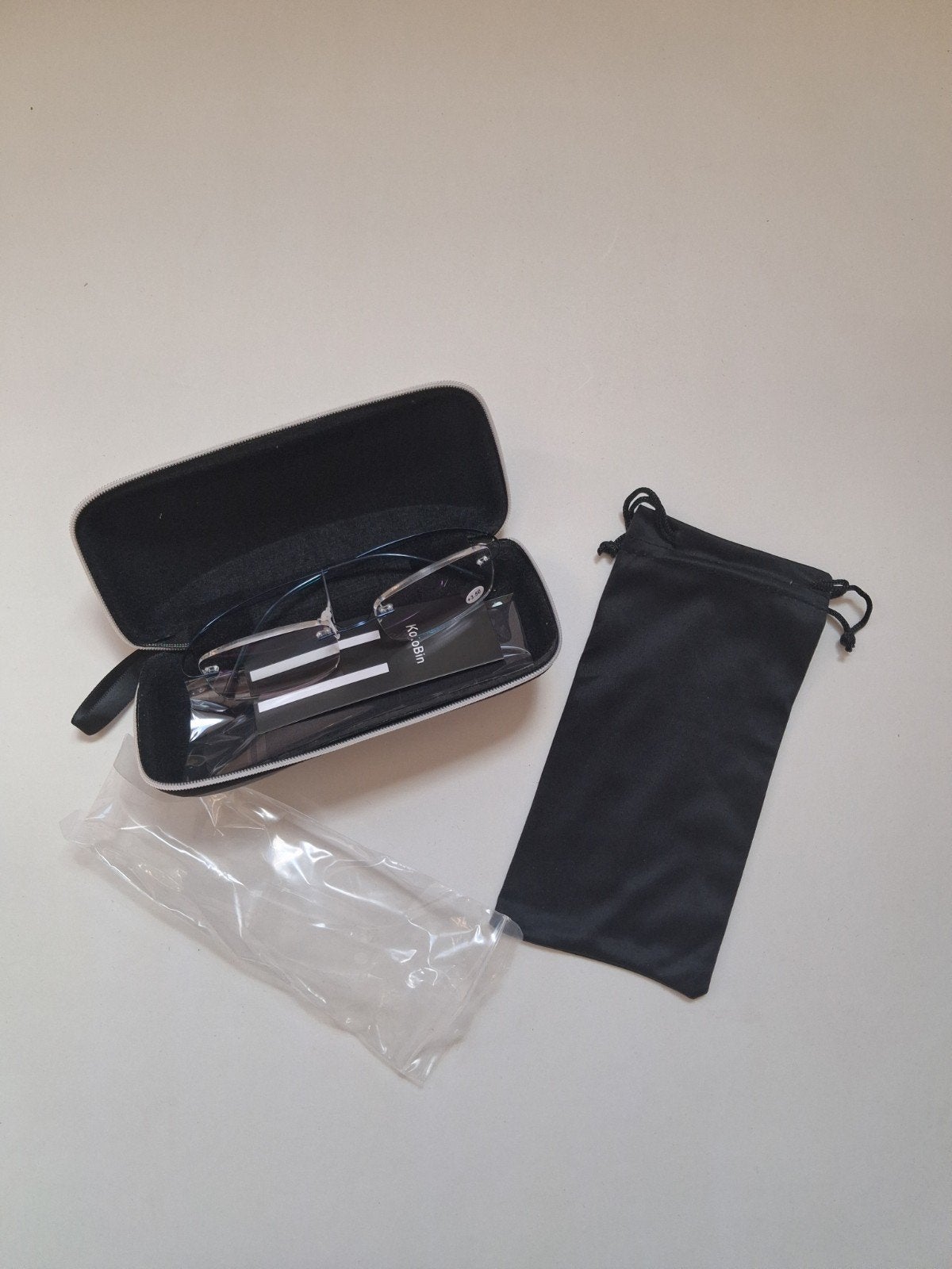 Bril met etui en doekje NIEUW, Overige merken, Zonnebril, Zwart, Nieuw