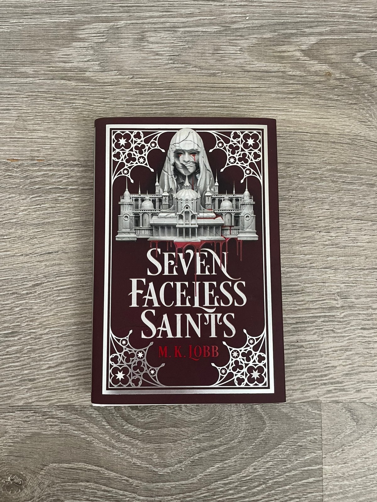 Seven Faceless Saints - Fairyloot edition, Ophalen of Verzenden, Zo goed als nieuw